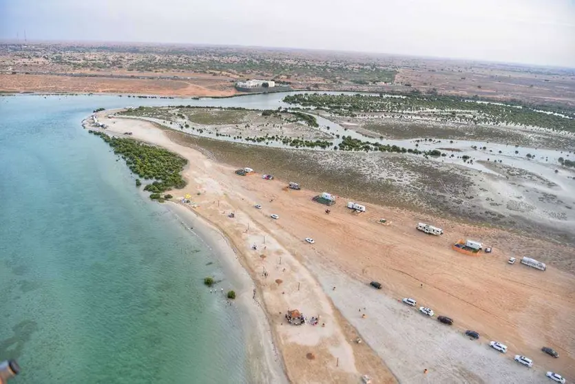 La nueva playa rodeada de manglares. (WAM)