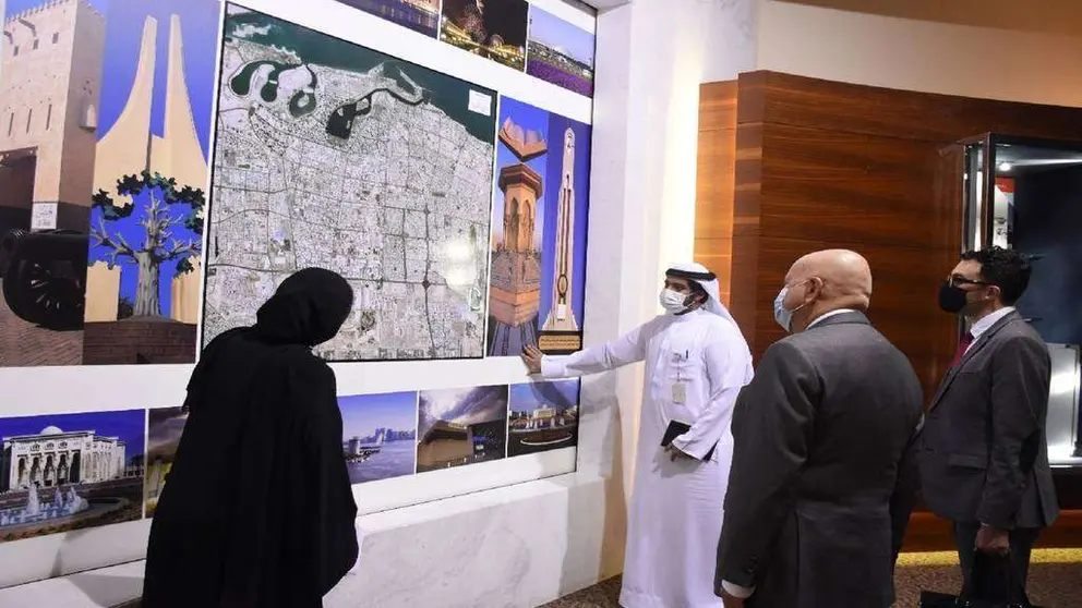 El embajador de Guatemala en EAU durante su visita a Sharjah. (WAM)