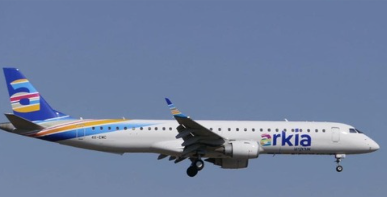 Un avión de la aerolínea Arkia que vuela de Tel Aviv a Dubai. (Fuente externa)