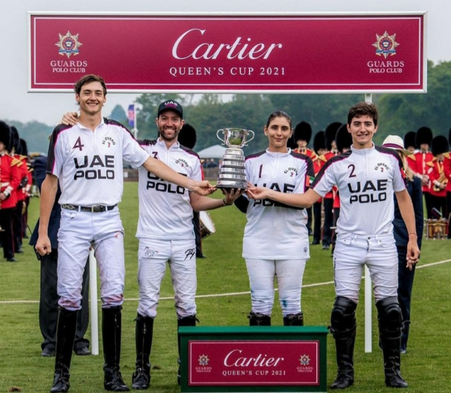 El equipo de polo de Emiratos con la jequesa Maitha segunda por la derecha. (Twitter)