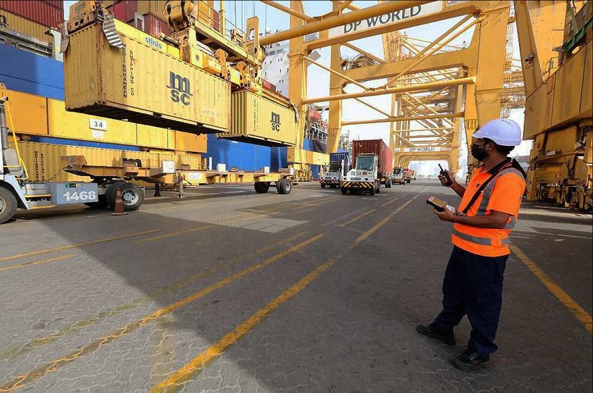 La normalidad preside todas las operaciones en el puerto de Jebel Ali en Dubai. (WAM)