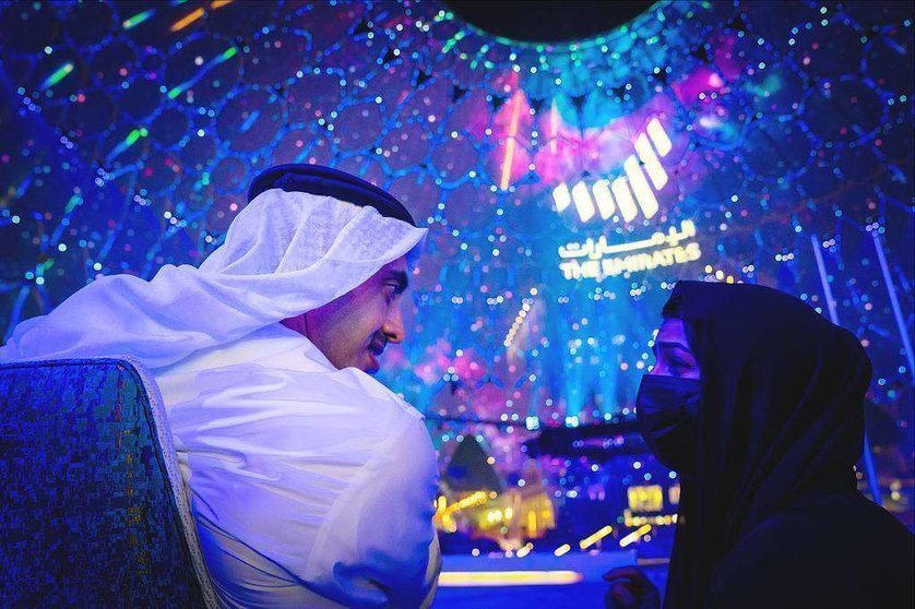El ministro de Relaciones Exteriores de Emiratos Árabes Unidos (EAU), Abdullah bin Zayed Al Nahyan, y la directora de Expo 2020 Dubai, Reem Al Hashimy, durante un acto en el sitio de la Exposición Universal. (WAM)