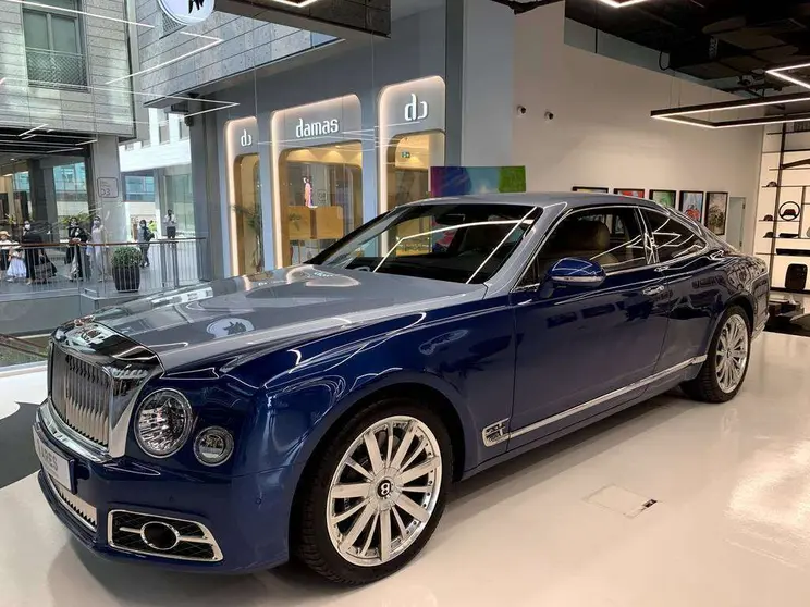 Un Bentley en exhibición en Dubai. (EL CORREO)