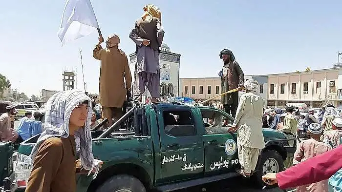 Tras la toma de Jalalabad a los talibanes sólo les queda por ocupar Kabul. (www.asian-news-channel.tv)