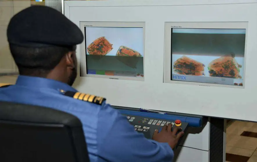 Control de equipaje en el Aeropuerto de Dubai. (WAM)