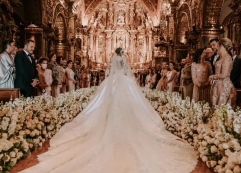 Una imagen de una novia ante un altar. (Daniel Maldonado)