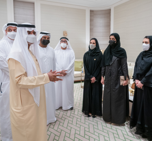 Un acto en EAU durante la era del coronaviurs. (Dubai Media Office)