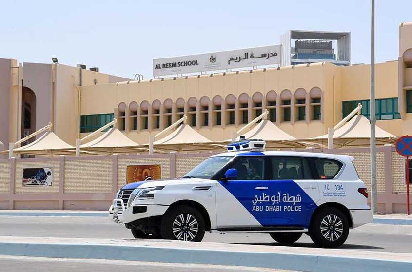 Una patrulla de la Policía de Abu Dhabi . (WAM)