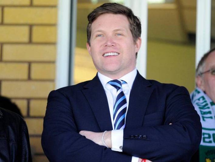 David Haigh viendo un partido del Leeds United. (Fuente externa)