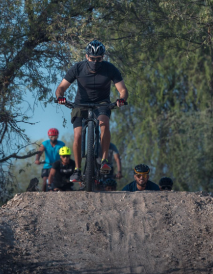 Una imagen de Instagram el jeque Hamdan durante la jornada ciclista.