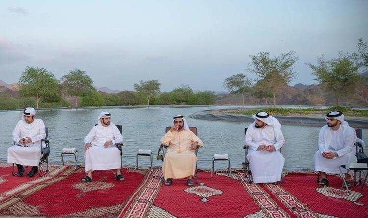 El gobernante de Dubai junto a algunos de sus hijos. (Instagram)