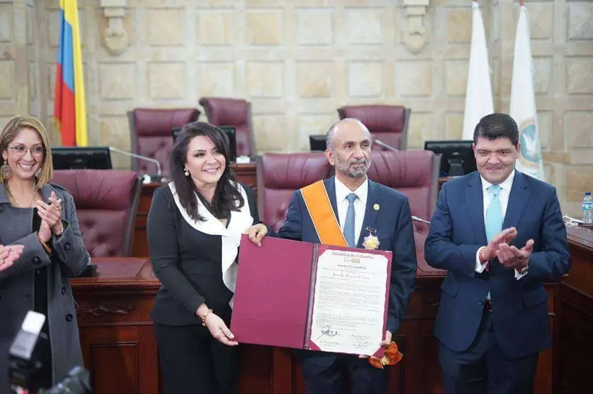 Segundo por la derecha, Ahmed bin Mohammed Al Jarwan, presidente del Consejo Global por la Tolerancia y la Paz.