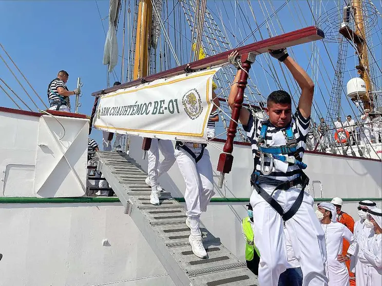 Llegada del Cuauhtémoc a Dubai