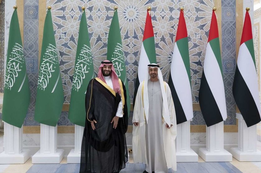 Los príncipes herederos saudí y Abu Dhabi. (WAM)