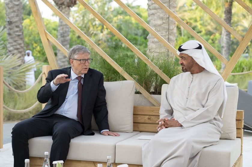 Bill Gates y el presidente de Emiratos en diciembre de 2021. (WAM)