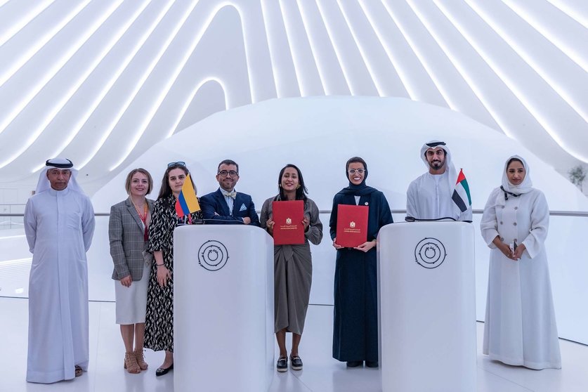 Las ministras de Cultura de EAU y Colombia en la Expo 2020 Dubai. (WAM)