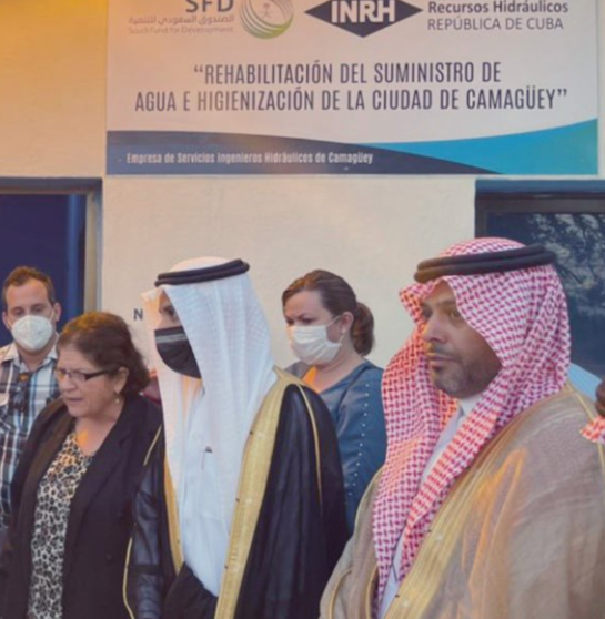 Representantes del Estado cubano y de la organización gubernamental saudí. (Twitter)