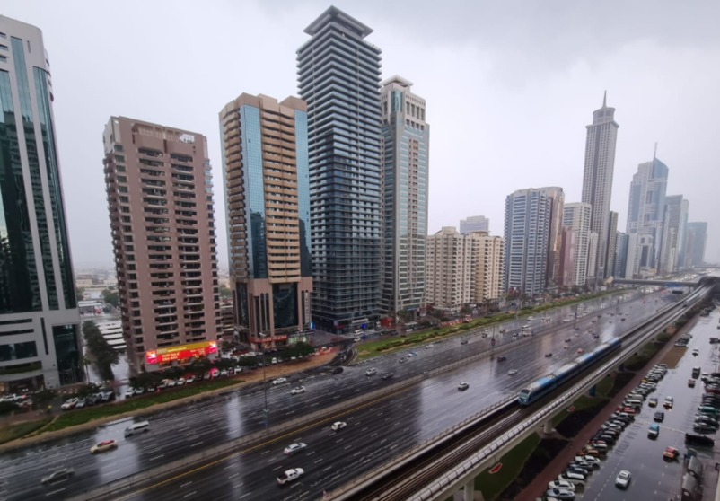 Una imagen de Twitter de la lluvia en Dubai.