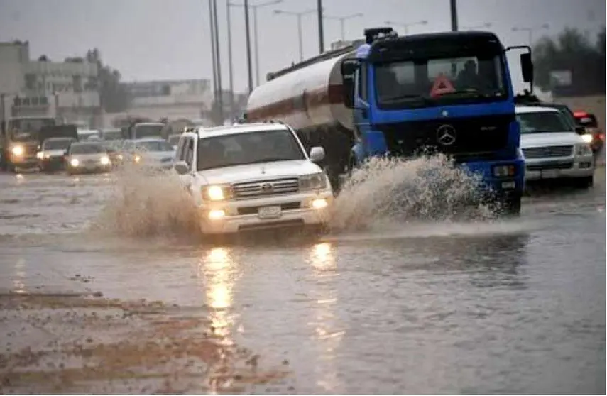 La lluvia ha dejado inundaciones en Arabia Saudita.