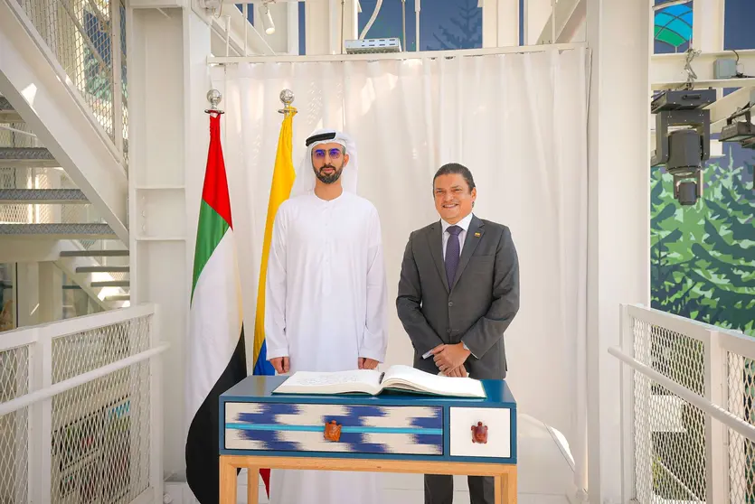 El ministro de Estado de Inteligencia Artificial de EAU y el ministro de Ciencia de Colombia en Expo Duba. (WAM)