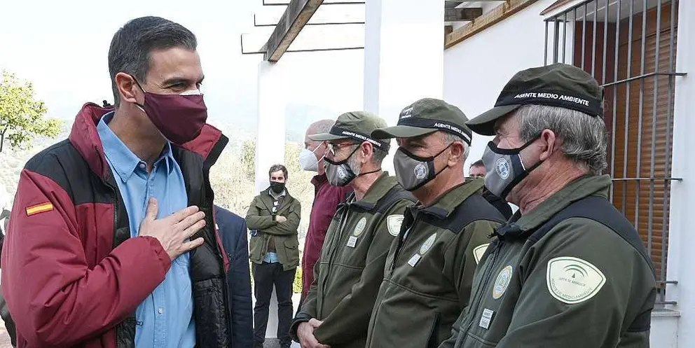 Pedro Sánchez, durante su visita ayer Visitamos al parque de la Sierra de las Nieves-Málaga. (@sanchezcastejon)