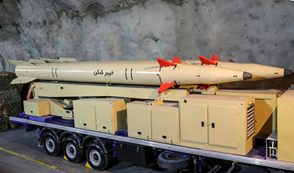 El Cuerpo de la Guardia Revolucionaria de Irán presentó un nuevo misil de largo alcance. (Twitter)