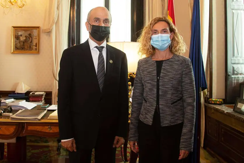 La presidenta del Congreso de España y el presidente del  Consejo Global para la Tolerancia y la Paz. (WAM)