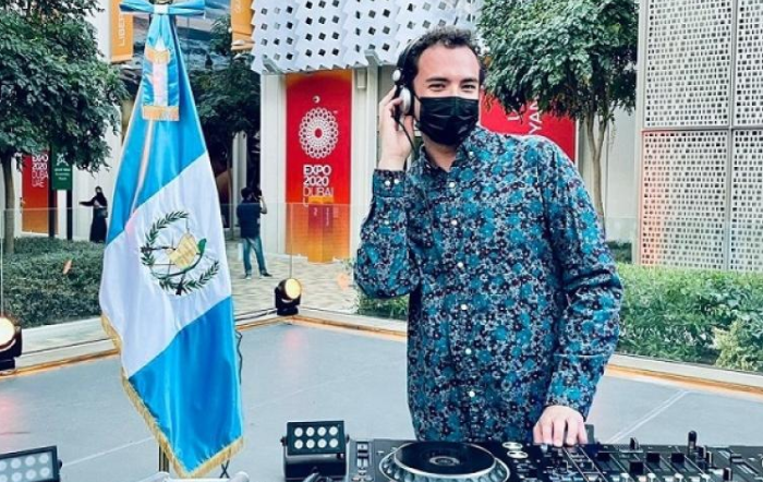 El Dj guatemalteco durante su presentación el la Expo 2020 Dubai. (Fuente externa)