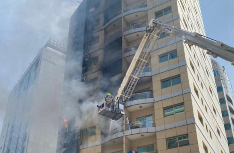 Una imagen del incendio en Al Barsha de Dubai.