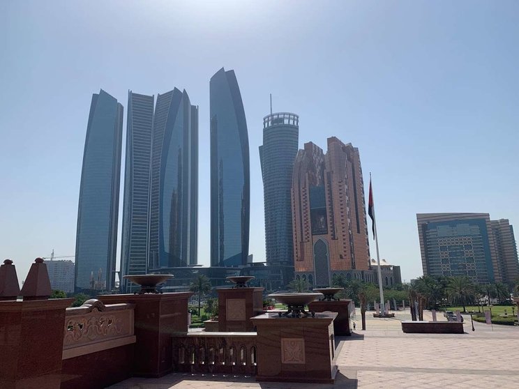 Una imagen de Abu Dhabi desde el Emirates Palace. (EL CORREO)