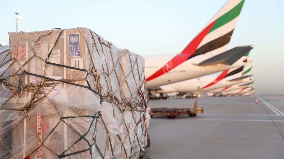 Una imagen de archivo de ayuda humanitaria enviada por Dubai. (Twitter)