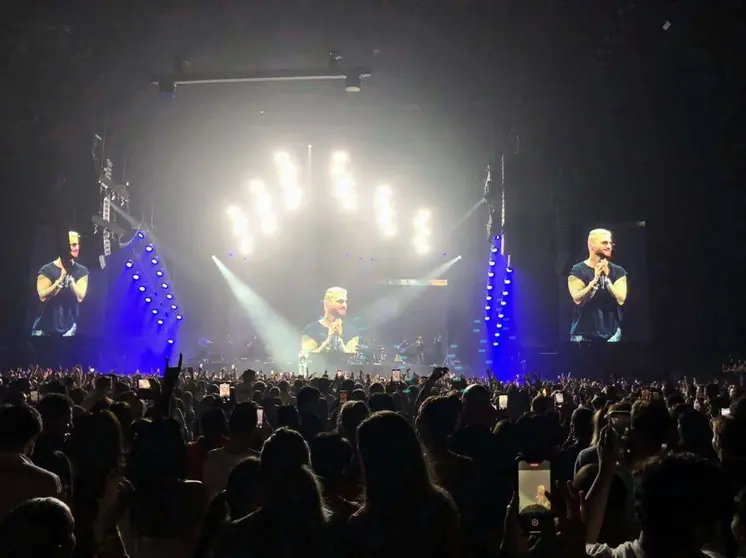 Un momento del concierto de Maluma en Dubai. (Navid Blanco)