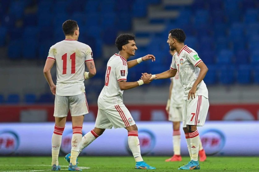 La selección de fútbol de Emiratos celebra el gol ante Corea. (WAM)