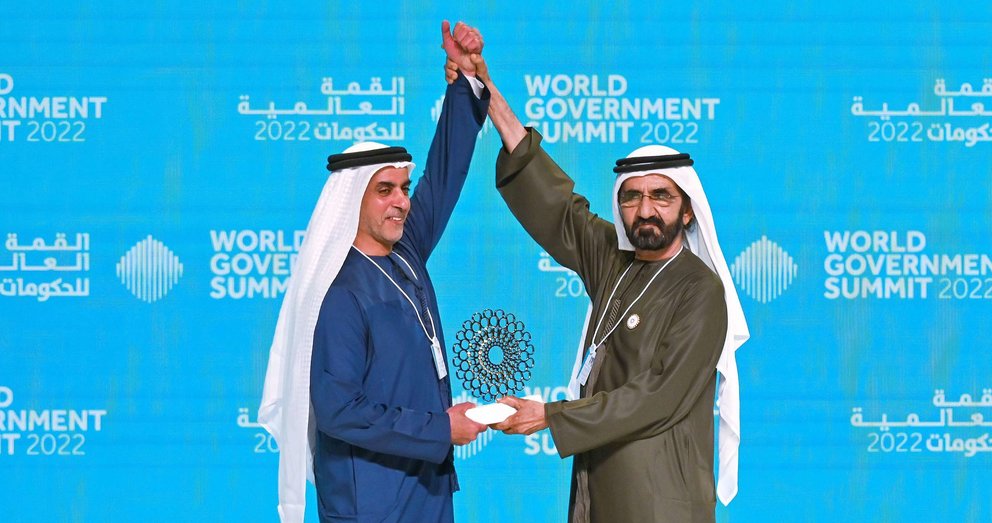 Mohammed bin Rashid honra a Saif bin Zayed en reconocimiento a sus esfuerzos excepcionales para hacer de la Expo 2020 Dubái un éxitoMohammed bin Rashid honra a Saif bin Zayed en reconocimiento a sus esfuerzos excepcionales para hacer de la Expo 2020 Dubái un éxito
