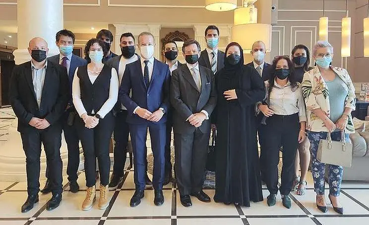 Asistentes al encuentro con el presidente del Senado español en Dubai. (Cedida)