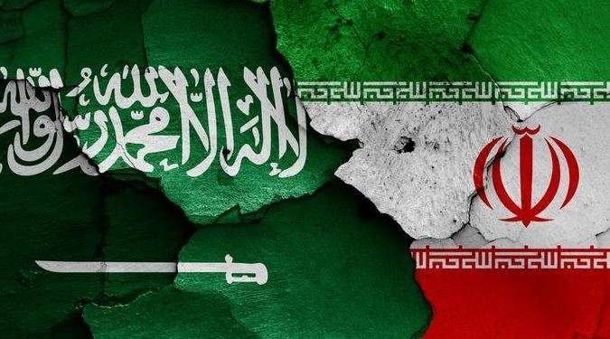 Las banderas de Arabia Saudita e Irán pintadas en una pared. (Fuente externa)