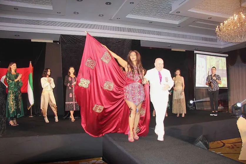 Desfile de moda guatemana Abu Dhabi (2)