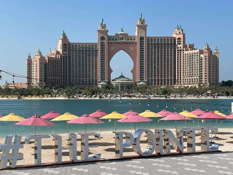 Una imagen de la playa The Pointe con el hotel Atlantis al fondo. (EL CORREO)