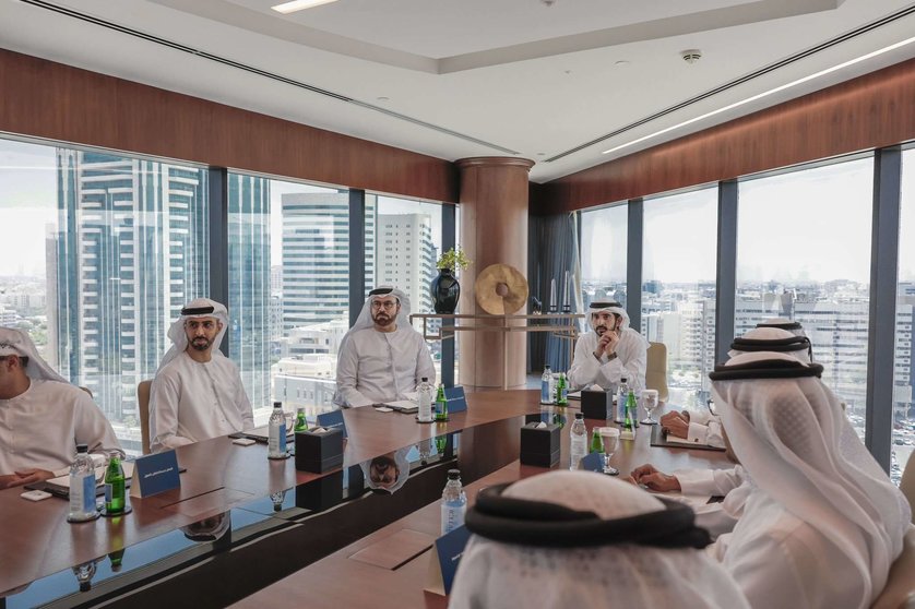 El jeque Hamdan presidió la reunión en Dubai. (Twitter)
