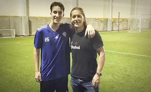 Michel Salgado y su hijo en una publicación de Instagram.