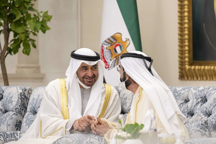 El presidente de EAU (izquierda) y el gobernante de Dubai este sábado. (WAM)