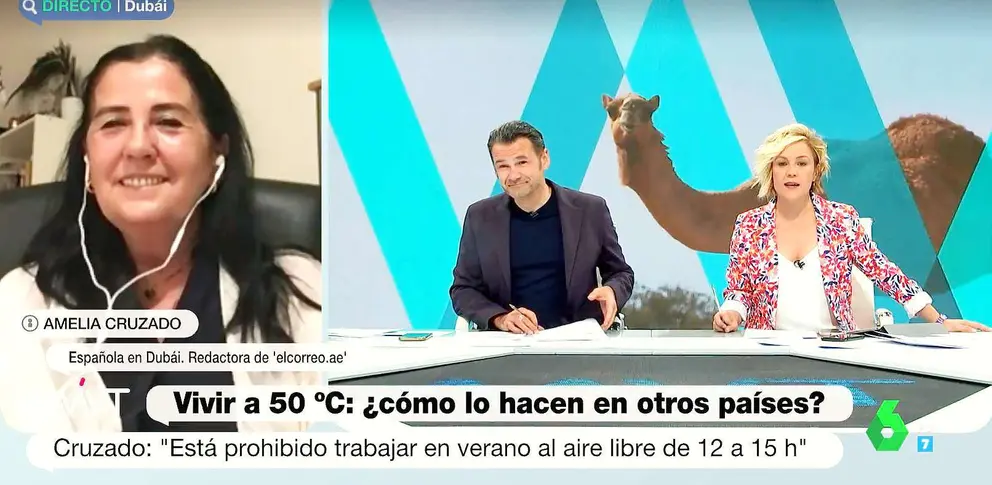 La periodista Amelia Cruzado -izquierda- contesta desde Dubai las preguntas de ,  Cristina Pardo e Iñaki López durante su intervención en el programa 'Más vale tarde' de La Sexta de España.