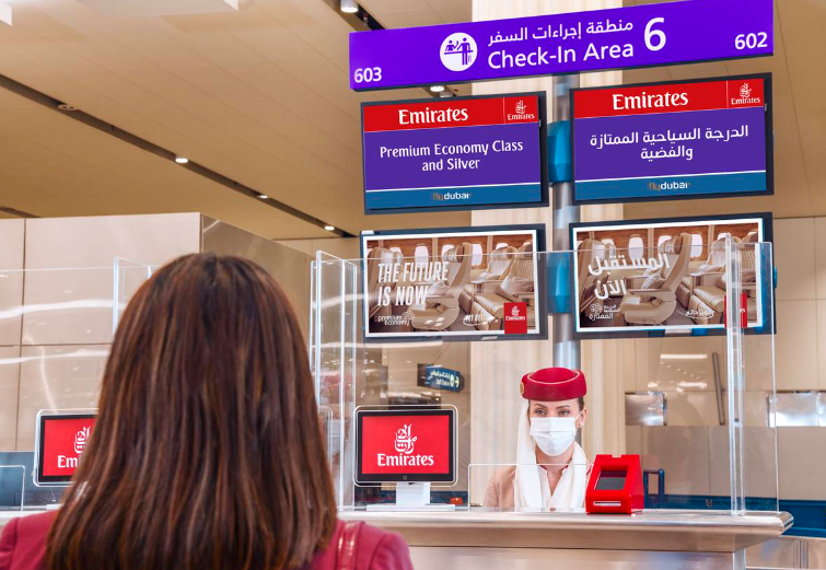 Mostrador de embarque del aeropuerto de Dubai. (Emirates)