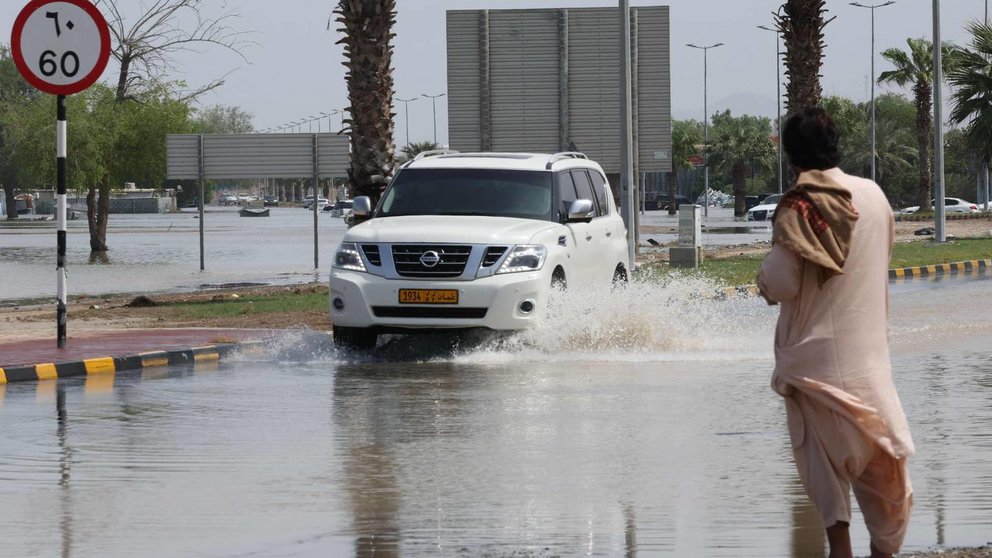 Una imagen de lluvia en Emiratos. (Twitter)
