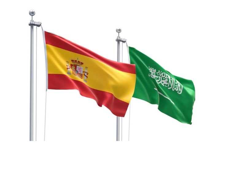 Banderas de España y Arabia Saudita. (Fuente externa)