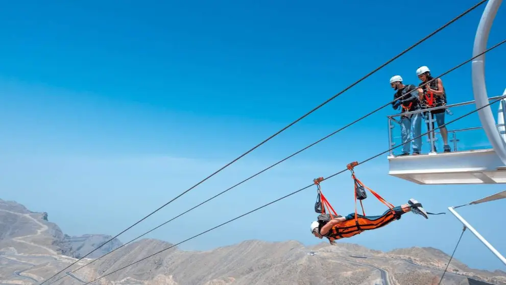 Así es la tirolina más larga del mundo que no puedes perderte en Emiratos Árabes. Foto: Jais Flight.