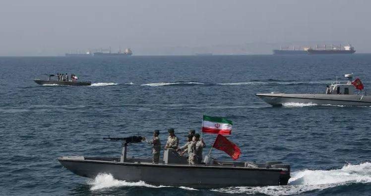 Barcos iraníes en el Golfo Arábigo. (Fuente externa)