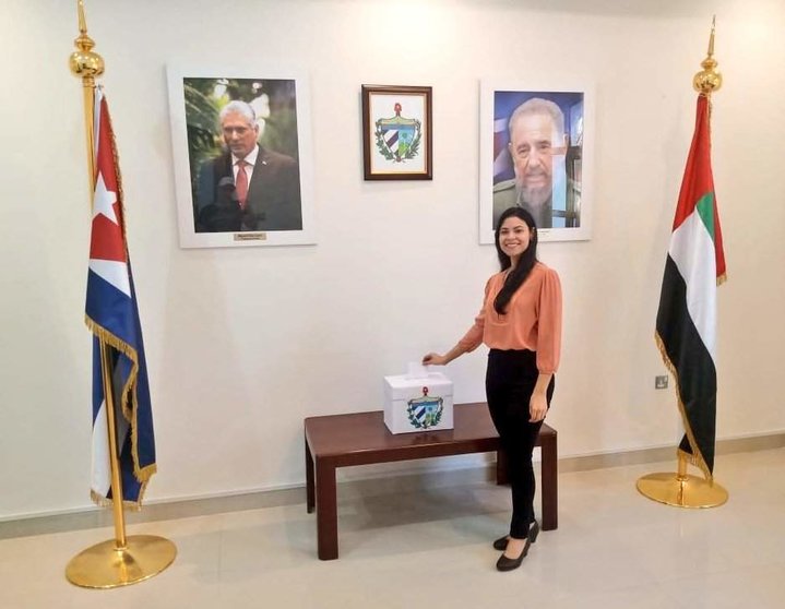 Urna electoral en la Embajada de Cuba en Abu Dhabi. (Twitter)