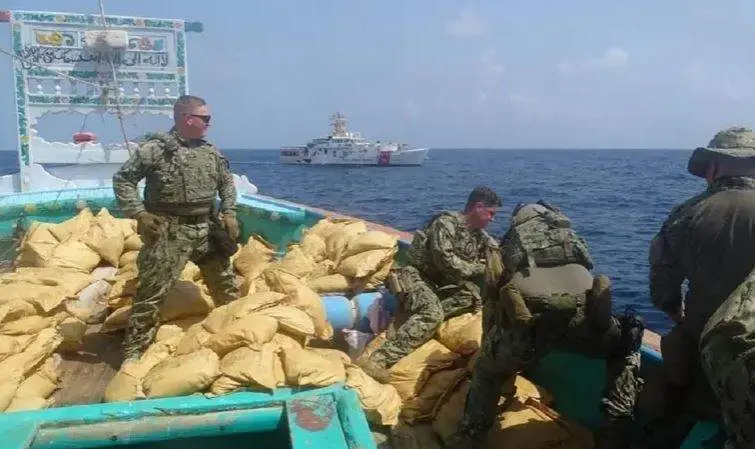 Un momento de la incautación de la droga (Guardia Costera de EEUU)