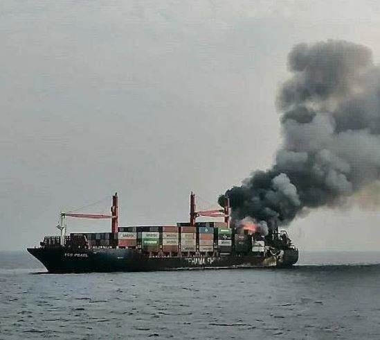 La agencia de noticias saudí difundió esta imagen del incendio.